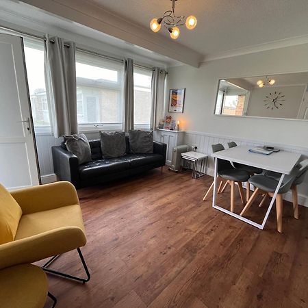 Beachcomber, Sunbeach, Scratby - Two Bed Chalet, Sleeps 4, Free Wi-Fi, Free Club Passes, Free Swimming And Pet Friendly Buitenkant foto